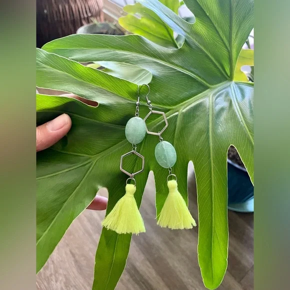 Green Aventurine Tassel earrings - Picture 3 of 5